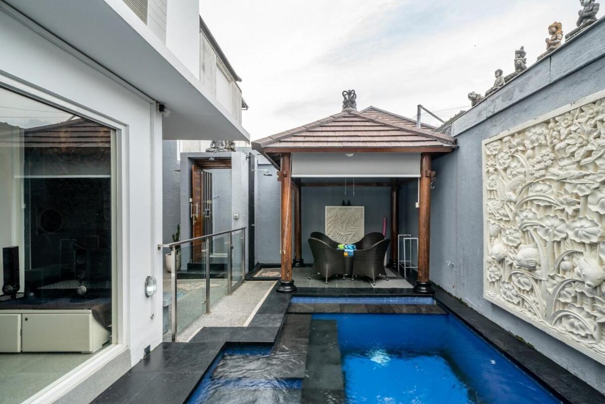 3 Bedroom Private Pool In Kuta