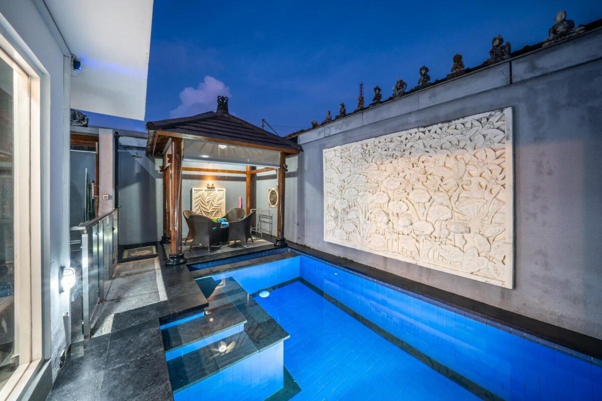 3 Bedroom Private Pool In Kuta *